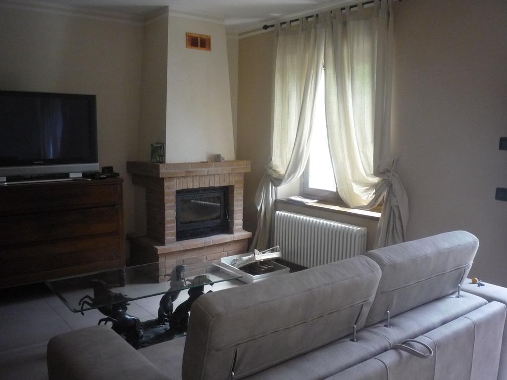Mamma Teresa Hotel Сестола Екстериор снимка