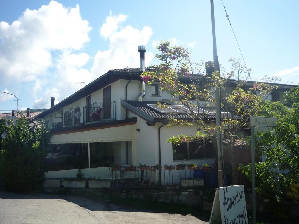 Mamma Teresa Hotel Сестола Екстериор снимка