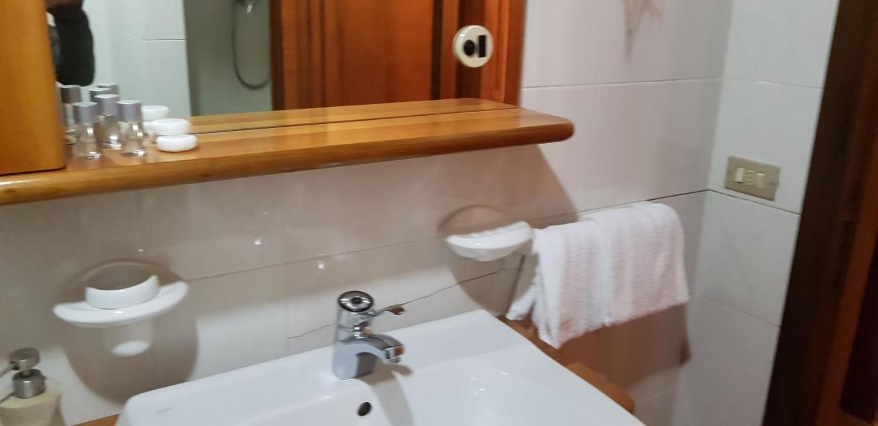Mamma Teresa Hotel Сестола Екстериор снимка