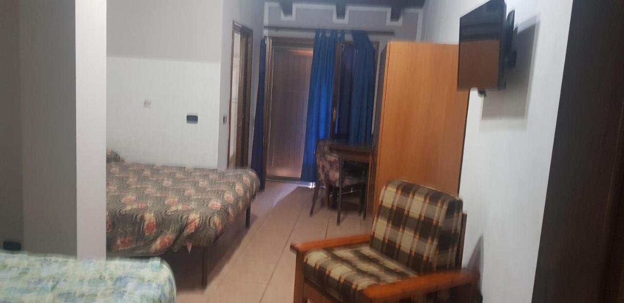 Mamma Teresa Hotel Сестола Екстериор снимка
